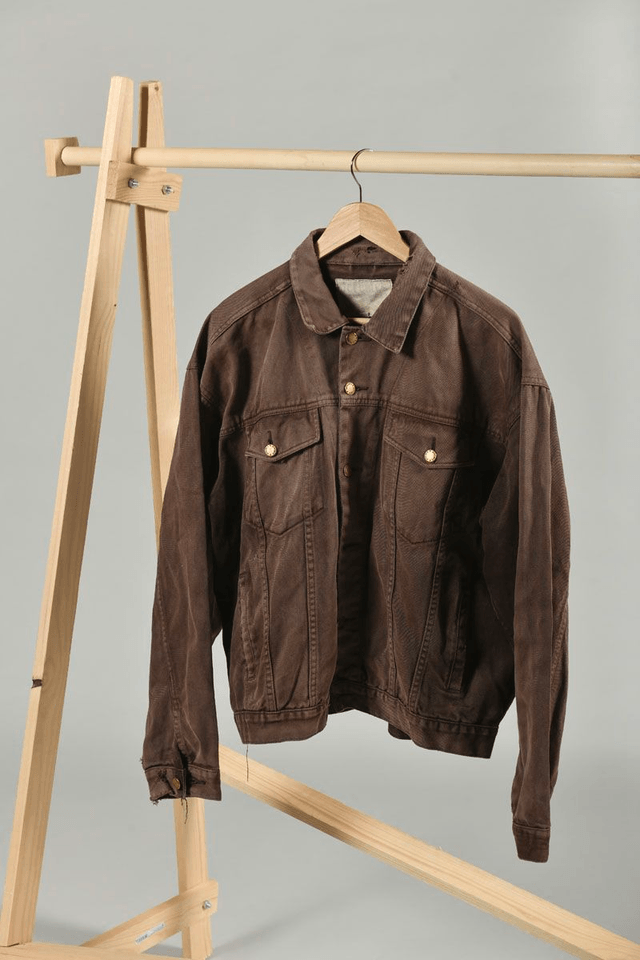 Veste marron de seconde main tamponnée - tampon montagne tente