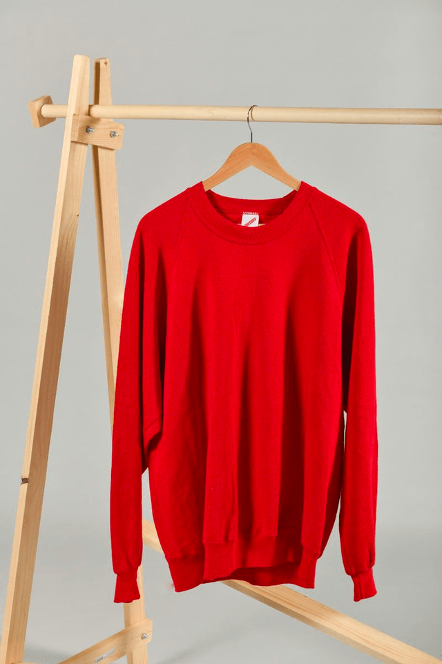 Sweat rouge Jerzees seconde main sérigraphié – Œuvre main en sablier