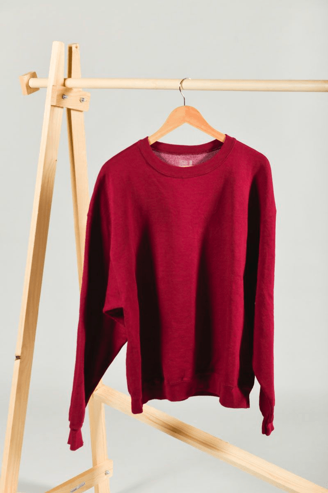 Sweat rouge Fruit of the loom seconde main sérigraphié – Œuvre main en sablier