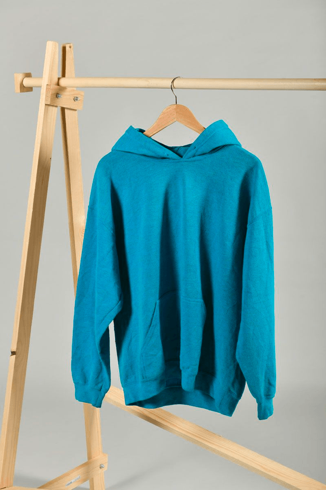 Sweat bleu à capuche Guildan seconde main sérigraphié – Œuvre montagne pantin