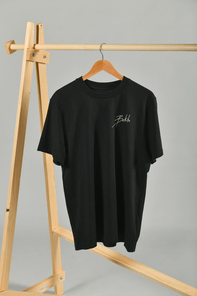 T-shirt noir sérigraphié - Œuvre montagne main miroir 