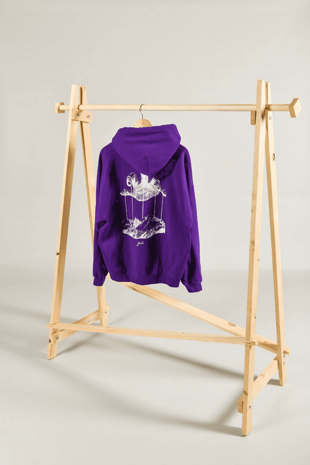 Sweat violet à capuche Guildan seconde main sérigraphié – Œuvre montagne pantin